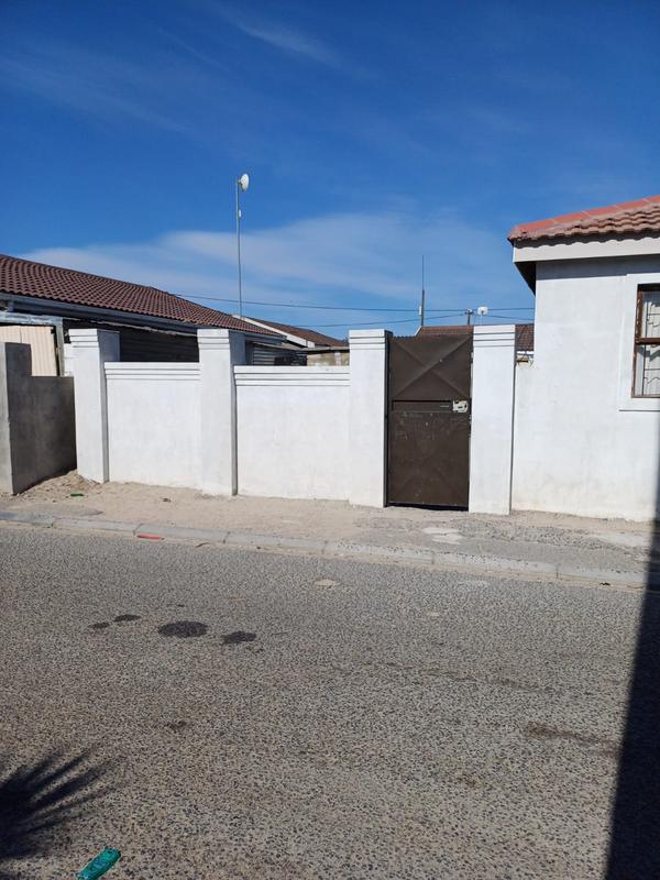 2 Bedroom Property for Sale in Mxolisi Phetani Western Cape